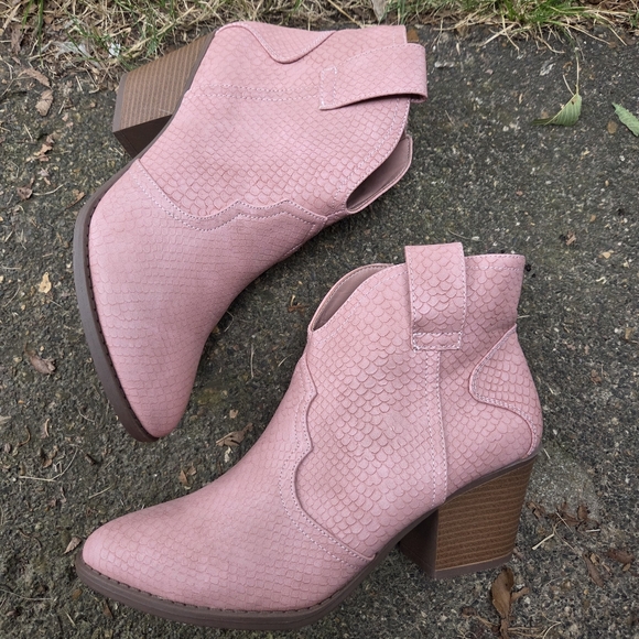 Sugar • "Torch" Pink Snakeskin Embossed Booties - Picture 1 of 10